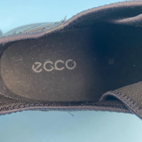 Ecco Black Leather Shoes. - Picture 7 of 12